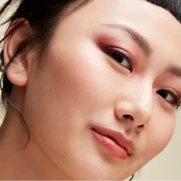 M•A•C extra dimensions skin finish luminizer  x4 AUTE CUTURE STARRING ROSALÍA - Picture 10 of 13